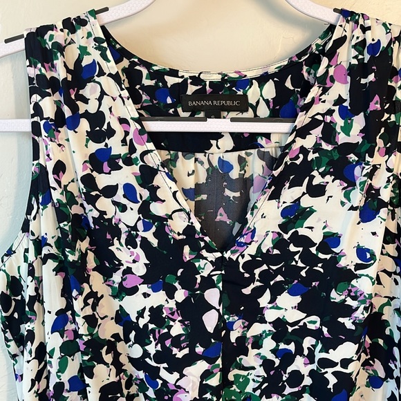 Like new, Banana Republic Sleeveless Top - Picture 6 of 6